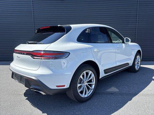 2025 Porsche Macan 