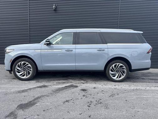 2025 Lincoln Navigator Reserve