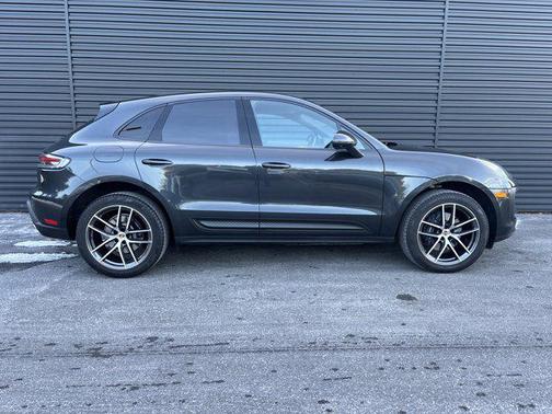 2025 Porsche Macan AWD