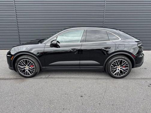 2025 Porsche Macan 4S