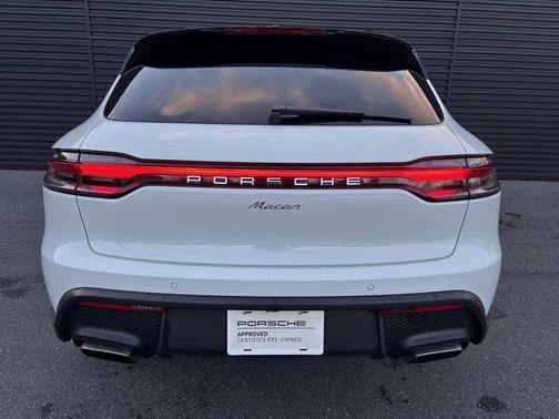 2025 Porsche Macan T