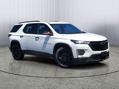 Summit White 2023 Chevrolet Traverse Premier