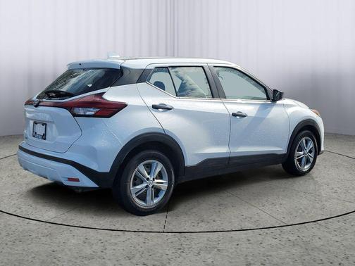 2022 Nissan Kicks S