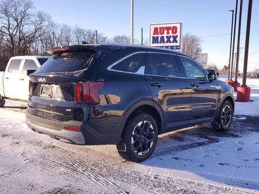 2024 Kia Sorento S