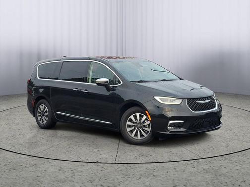 2022 Chrysler Pacifica Hybrid Limited