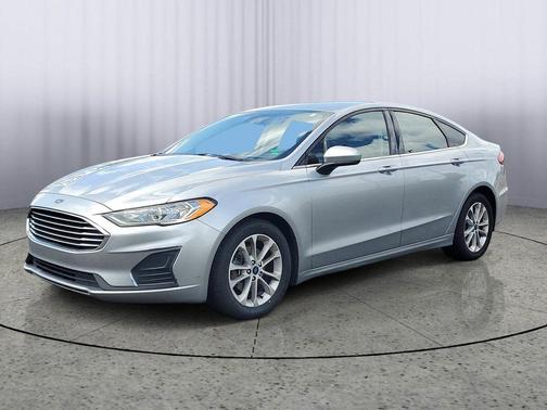 Iconic Silver Metallic 2020 Ford Fusion SE