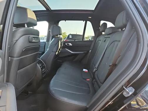 Black 2019 BMW X5 xDrive50i