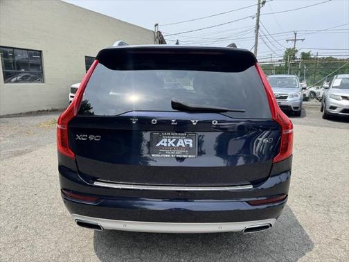 2016 Volvo XC90 T6 Momentum