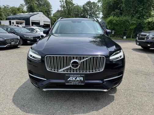 2016 Volvo XC90 T6 Momentum