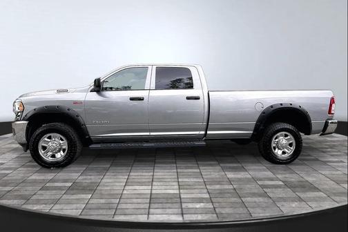 Billet Silver Metallic Clearcoat 2022 RAM 2500 Tradesman Crew Cab 4x4 8' Box