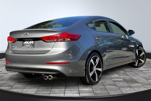 2018 Hyundai ELANTRA SE