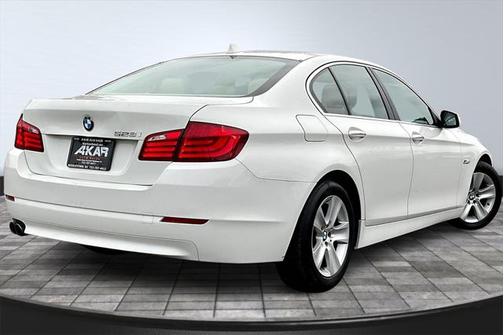 2011 BMW 528 528i