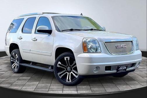 White 2014 GMC Yukon Denali