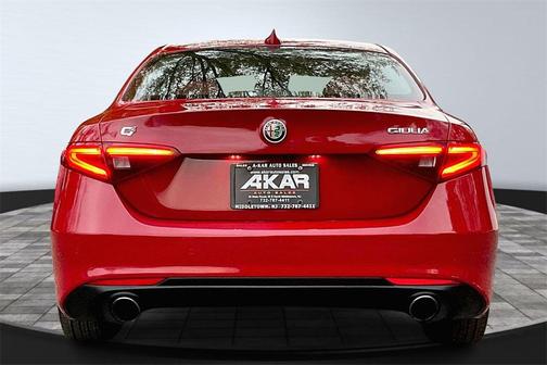 2018 Alfa Romeo Giulia Base