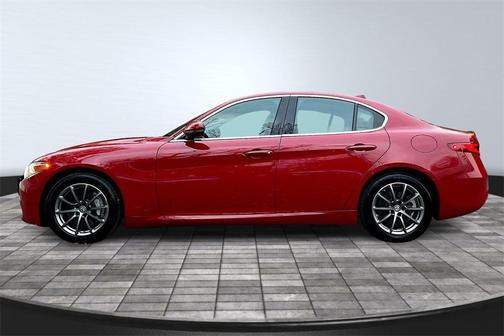 2018 Alfa Romeo Giulia Base