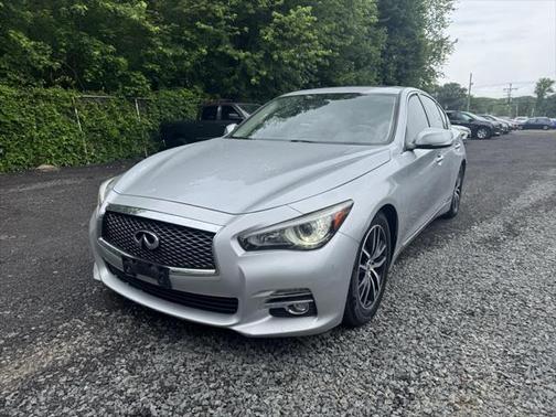 2015 INFINITI Q50 Base
