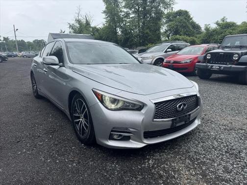 2015 INFINITI Q50 Base