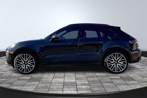 2022 Porsche Macan Base