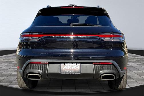 2022 Porsche Macan Base