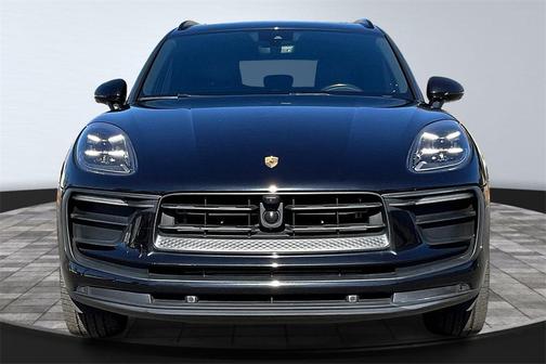 2022 Porsche Macan Base