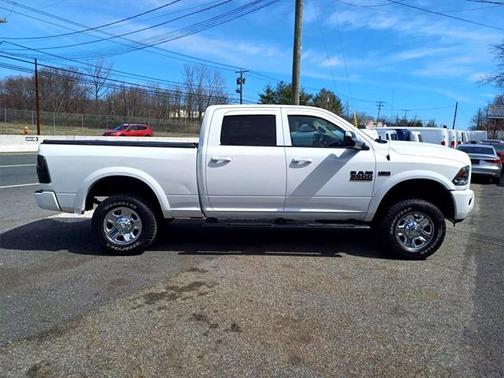 2017 RAM 3500 Big Horn Crew Cab 4x4 6'4' Box