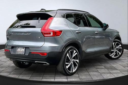 Osmium Grey Metallic 2019 Volvo XC40 T5 R-Design