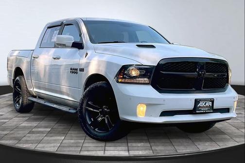 Bright White Clearcoat 2018 RAM 1500 Night Crew Cab 4x4 5'7' Box