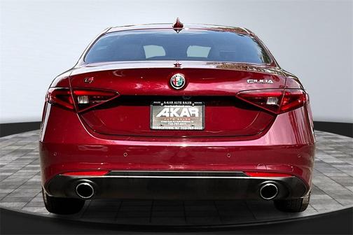 2018 Alfa Romeo Giulia Base