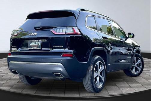Diamond Black Crystal Pearlcoat 2019 Jeep Cherokee Limited