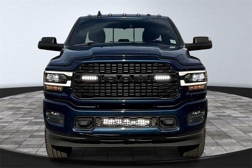 2022 RAM 3500 Big Horn Crew Cab 4x4 6'4' Box
