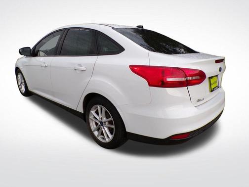 Oxford White 2016 Ford Focus SE