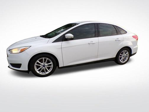 Oxford White 2016 Ford Focus SE
