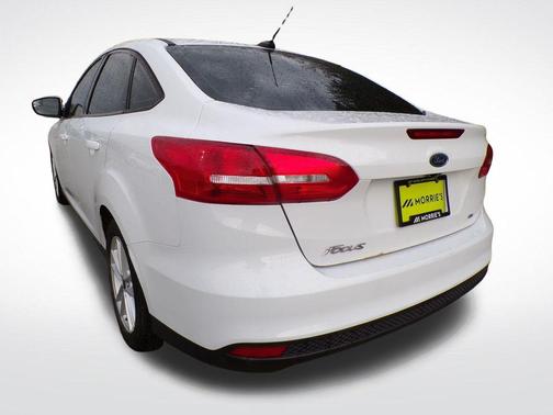 Oxford White 2016 Ford Focus SE
