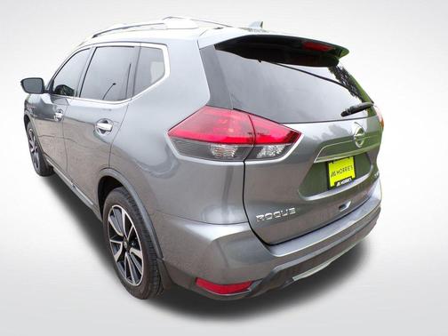 Gun Metallic 2018 Nissan Rogue SL