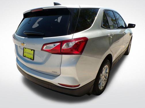 Silver Ice Metallic 2019 Chevrolet Equinox LS