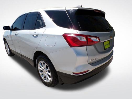 Silver Ice Metallic 2019 Chevrolet Equinox LS