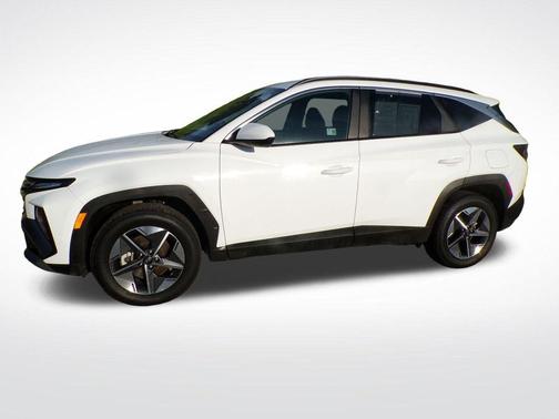 White Pearl 2025 Hyundai TUCSON SEL