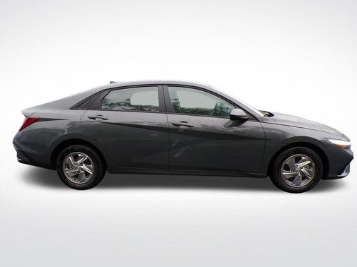 Gray 2026 Hyundai ELANTRA SE