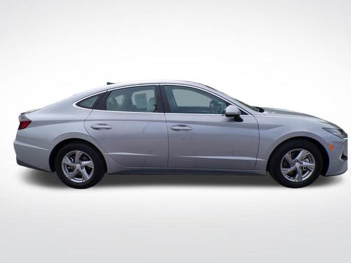 Silver 2023 Hyundai SONATA SE