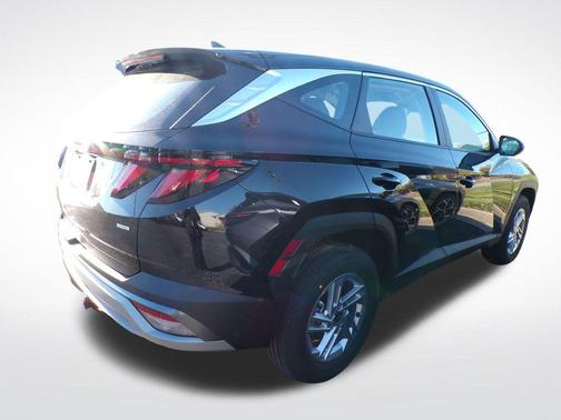 Phantom Black 2026 Hyundai TUCSON SE