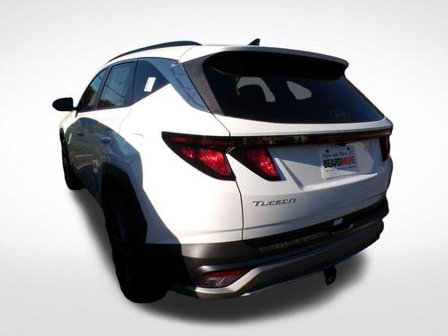 White Pearl 2026 Hyundai TUCSON SEL