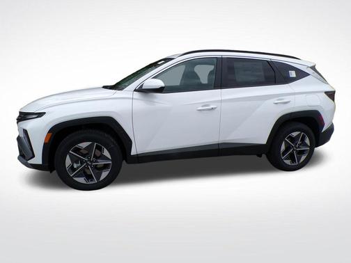White Pearl 2026 Hyundai TUCSON SEL