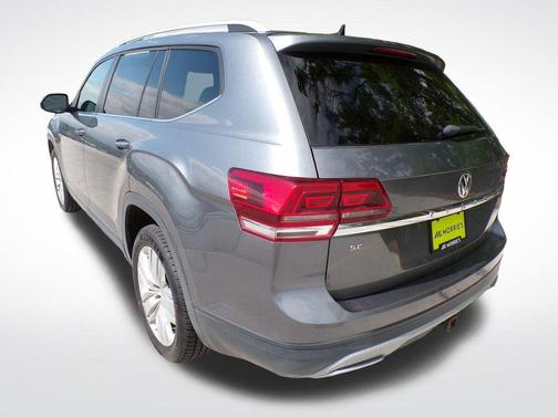 Platinum Gray Metallic 2019 Volkswagen Atlas 3.6L SE w/Technology