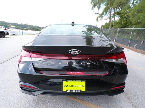 Phantom Black 2022 Hyundai ELANTRA SEL