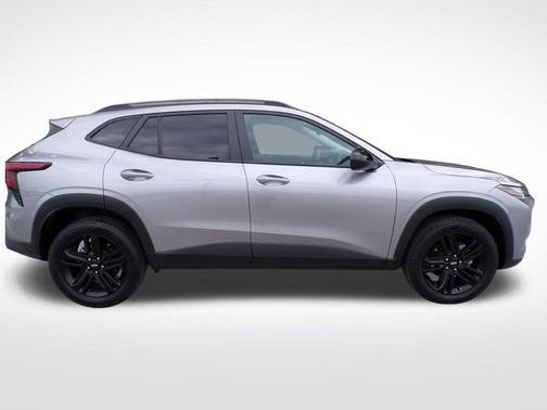 Sterling Gray Metallic 2025 Chevrolet Trax ACTIV