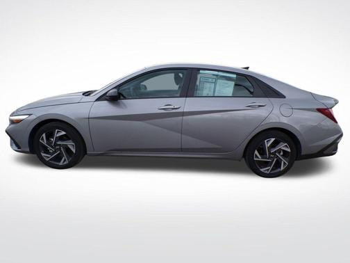 Metal 2025 Hyundai ELANTRA SEL Sport