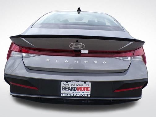 Metal 2025 Hyundai ELANTRA SEL Sport