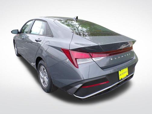 Gray 2026 Hyundai ELANTRA SE