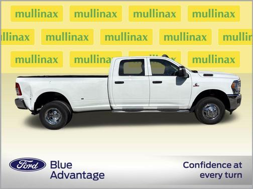 Bright White Clearcoat 2024 RAM 3500 Tradesman