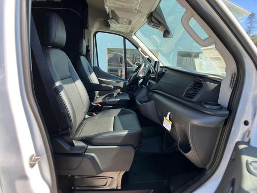 Oxford White 2026 Ford Transit-250 Base
